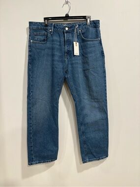 Good American Straight Leg Jeans in Classic Blue Denim